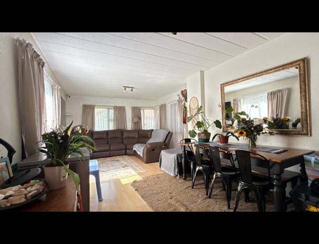 2 BEDROOM TOWNHOUSE FOR SALE IN GLENVISTA